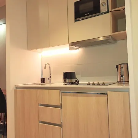 Na Vodi - Waterfront Iris Apartment Belgrade